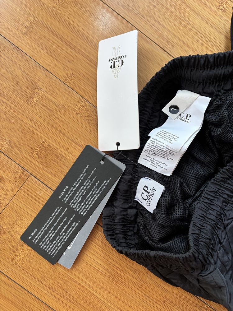 къси гащи cp company