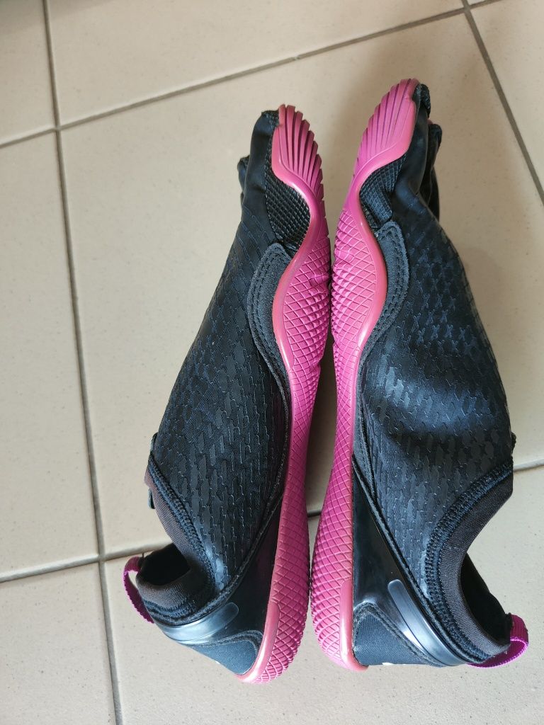 Adidas Adipure 1.1 Trainers Barefoot  Q22853