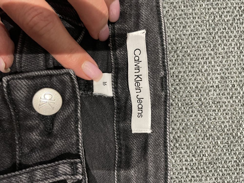 Дънки Calvin Klein и подарък дънково яке!!!