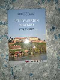 Vând o carte despre cetatea Petrovaradin în limba engleza