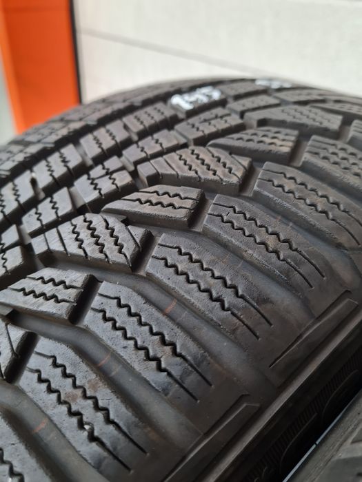 Зимни гуми 2 броя HANKOOK Winter Icept Evo2 195 55 R16 дот 1018
