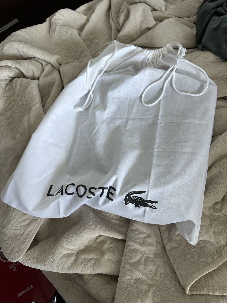 Geanta nou-nouta dama Lacoste verticala