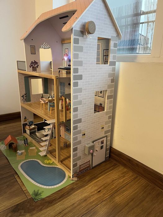 Дървена Къща за кукли