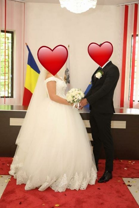 Vand rochie de mireasa superba!