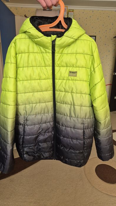 Продам куртку на подростка