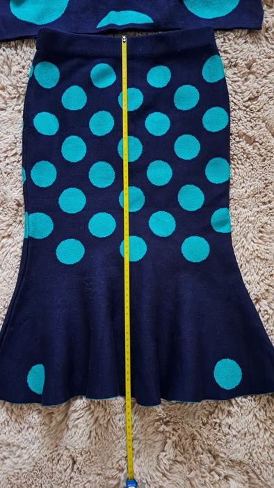 Set costum fusta si pulover