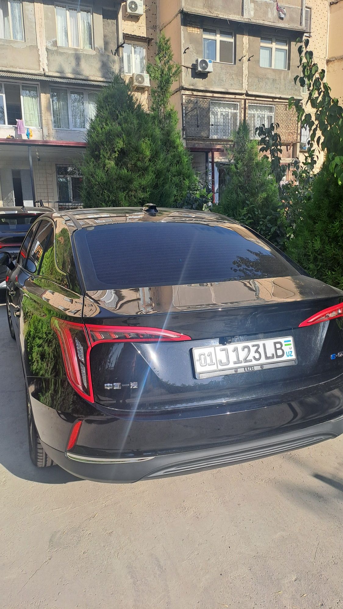 Hongqi EQM5 500KM