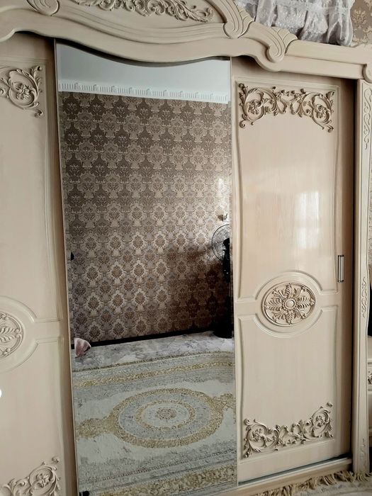 Спальня мебель молочный