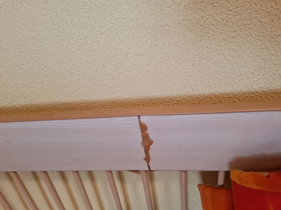 Дървена кошара използвана.