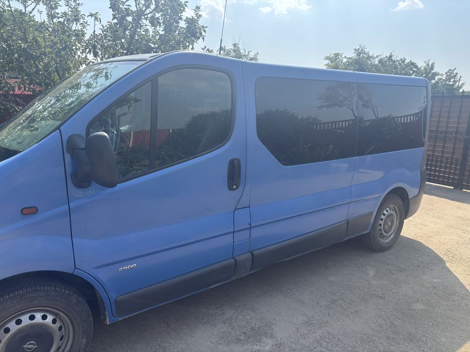 Opel Vivaro 8+1 locuri | 2007 | 236782 km | Stare excelentă