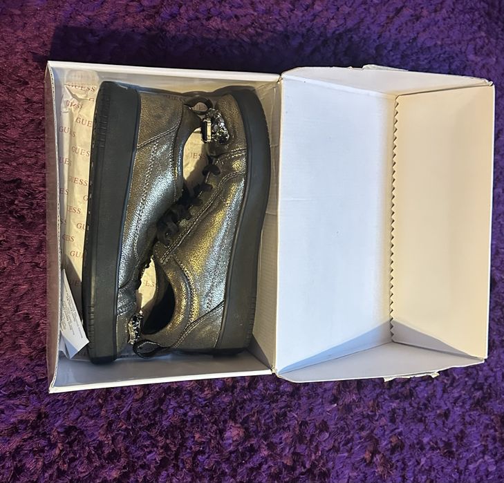 Adidasi Guess originali