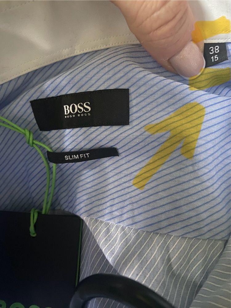 Риза Hugo boss -M размер -нова