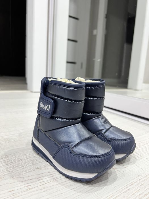 Продам обувь на девочку