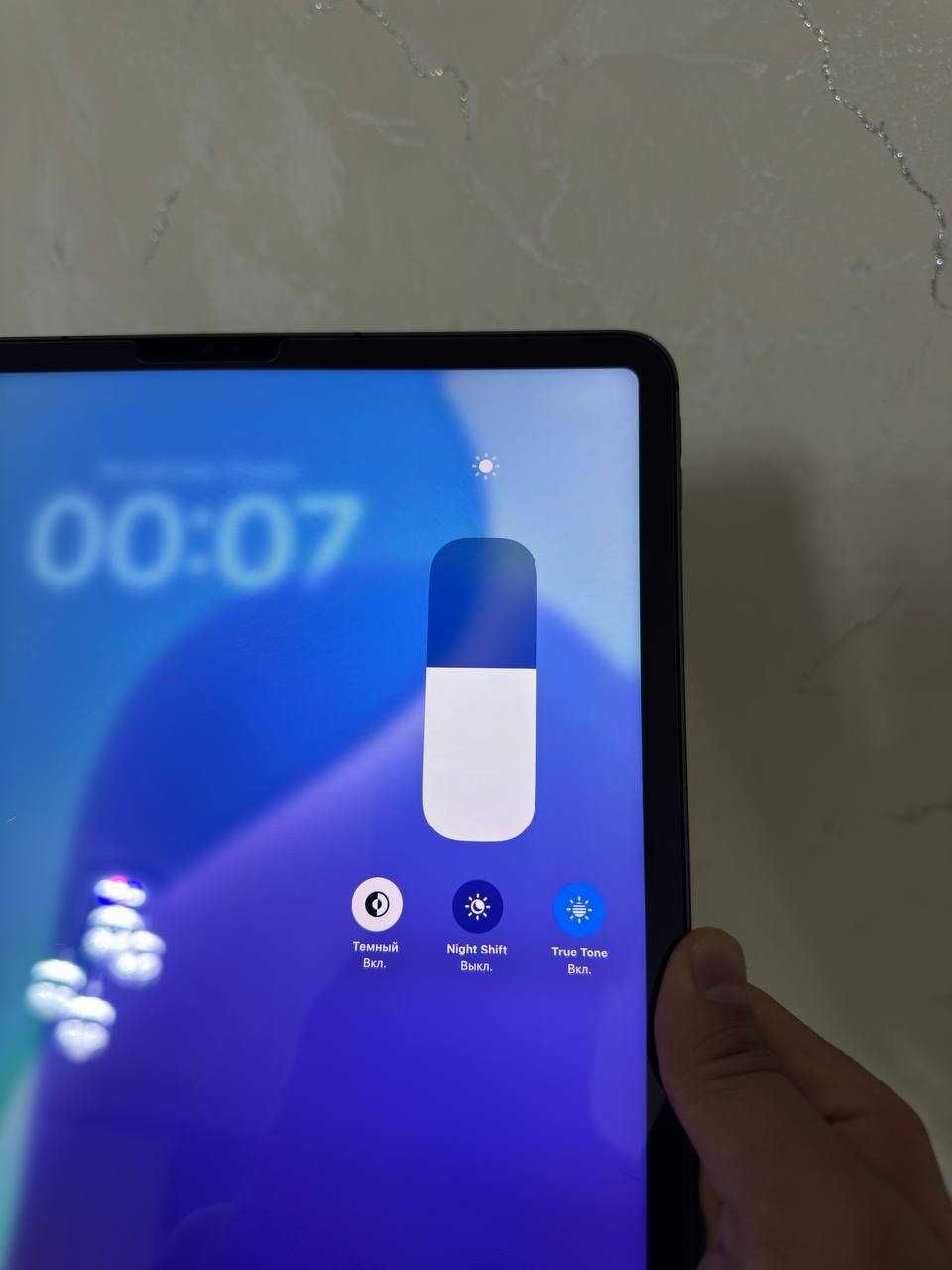 Ipad 12.9 1M 256gb ( Bonus smart case)