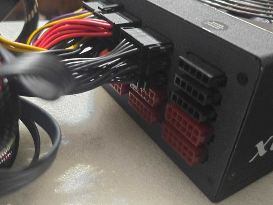 Sursa PC modulara Enermax Platimax 1350W, (2 x 6+2 PCI-E), 135 mm, 80+