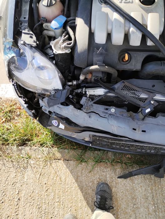 Vând wv golf 5 avariat