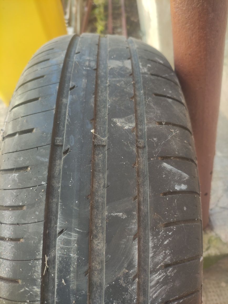 Vând 4 anvelope vara Fulda și 2 Kumho 195/65 R15