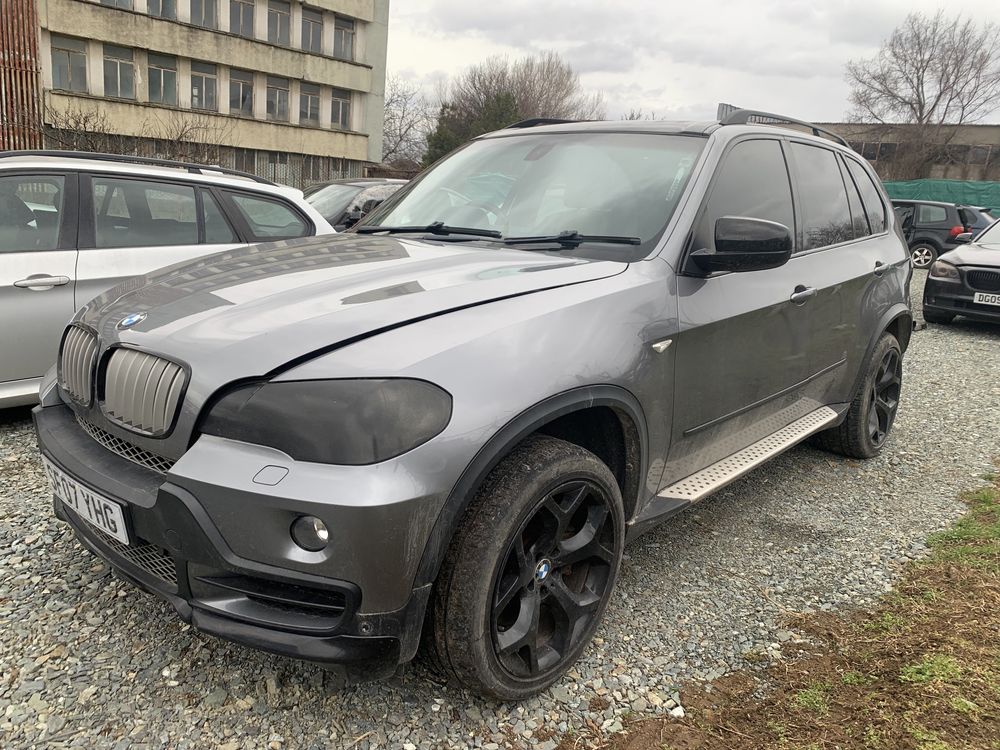 Продаваме на части бмв х5 е70 4.8ис bmw x5 e70 4.8is.