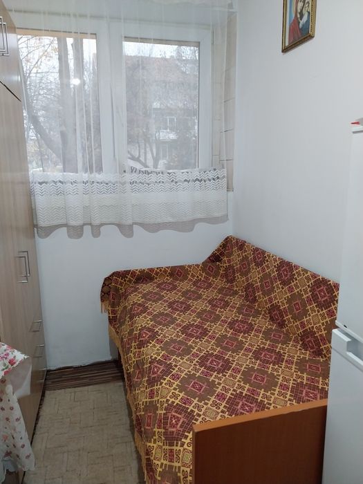 Inchiriez camera de cămin cu baie proprie si încalzire cu cnvector