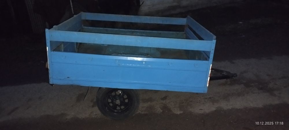 Engil boʻrtli tirkama (прицеп)xujjati bor