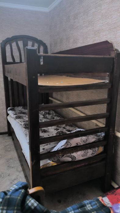 Продам двухярусную кровать б/у.