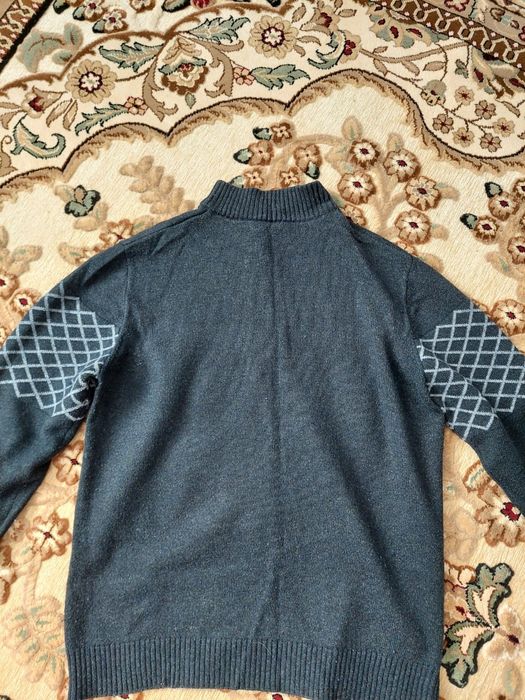 Мужской свитер новый