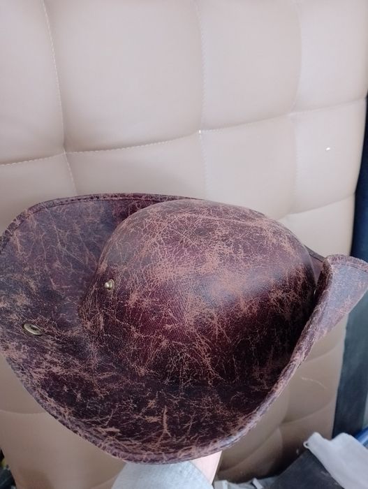 Palarie gen pirat cu borul larg