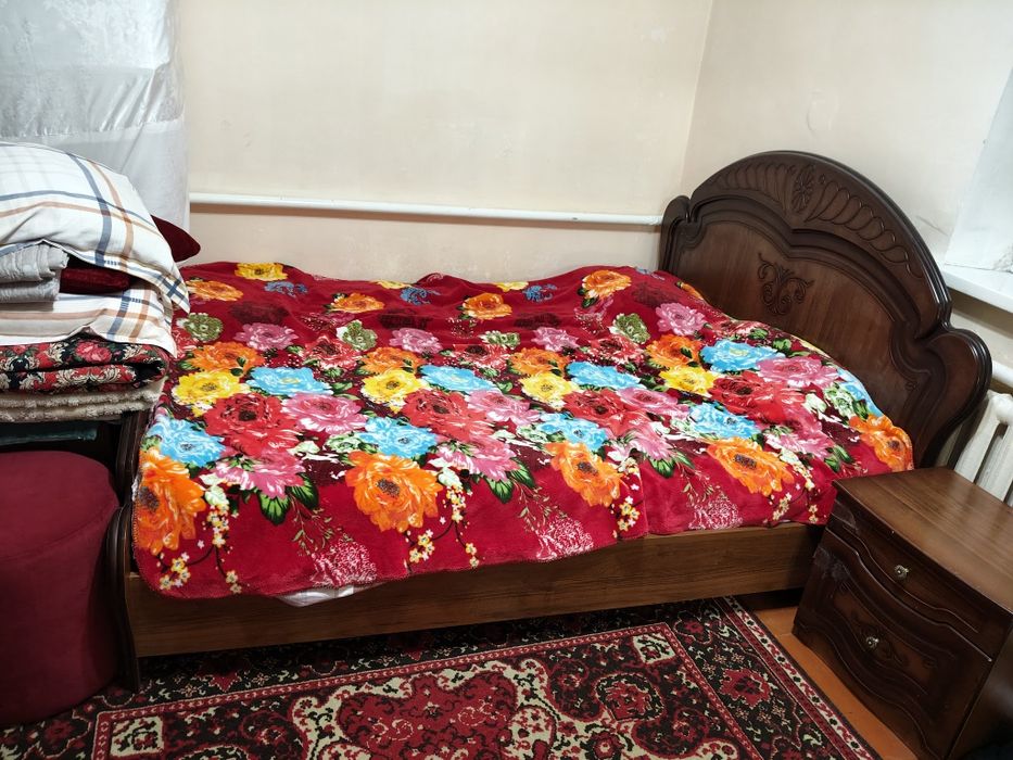 кровать, б/у, состояние зоронее, стоит в разобранном виде