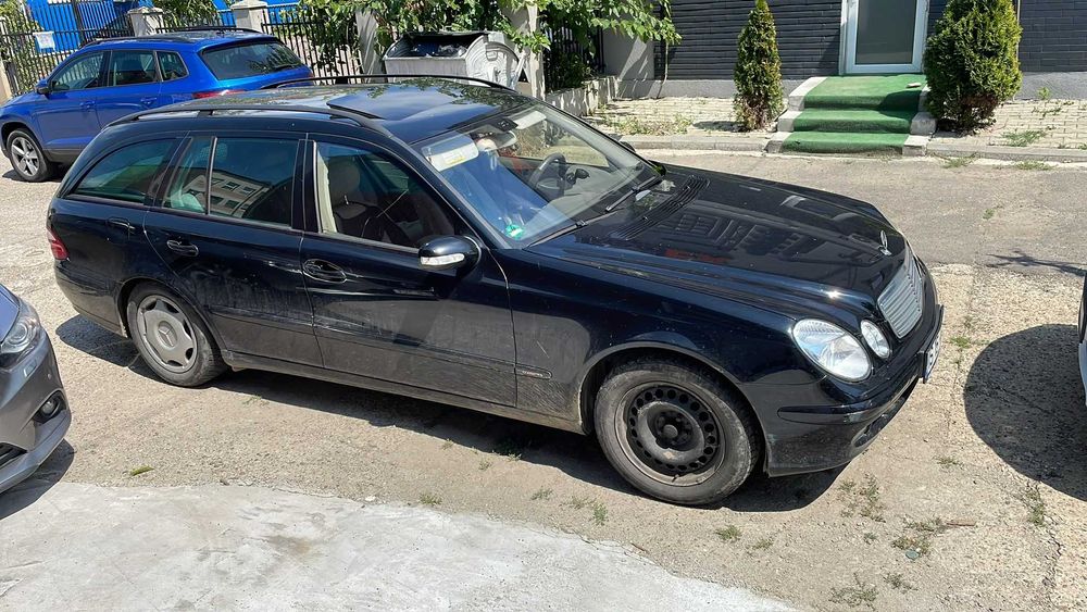 Mercedes-Benz E240