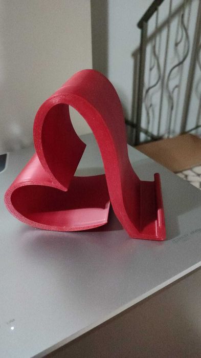 Suport telefon în formă de inimă – printat 3D, personalizabil