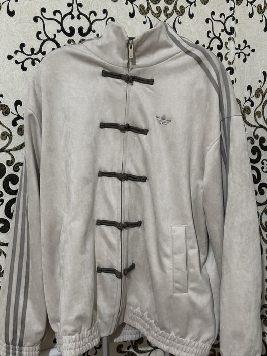 Продам adidas chinese new year jaket белый XL