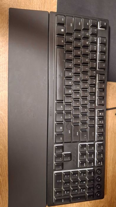 Razer клавиетура ORNATA v3.