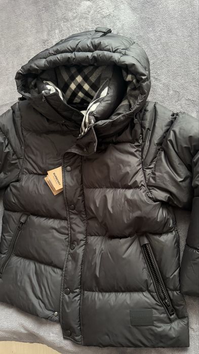 Burberry, размер L.1500лв