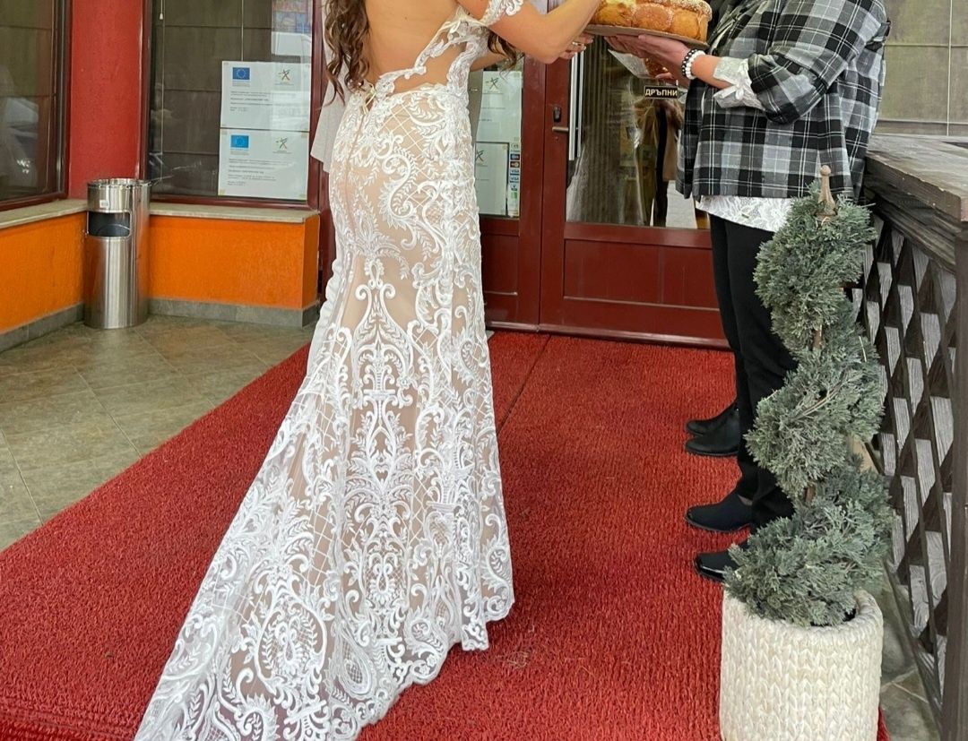 Сватбена рокля. Бална рокля.