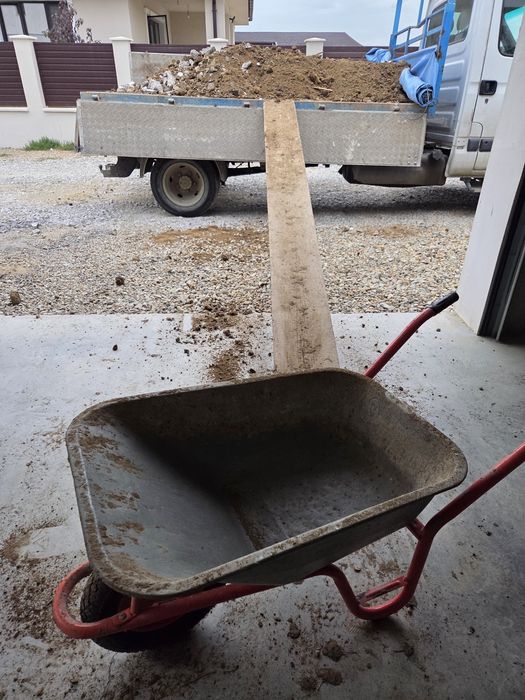 Firmă de: transport, debarasări, mutări, curățenie.