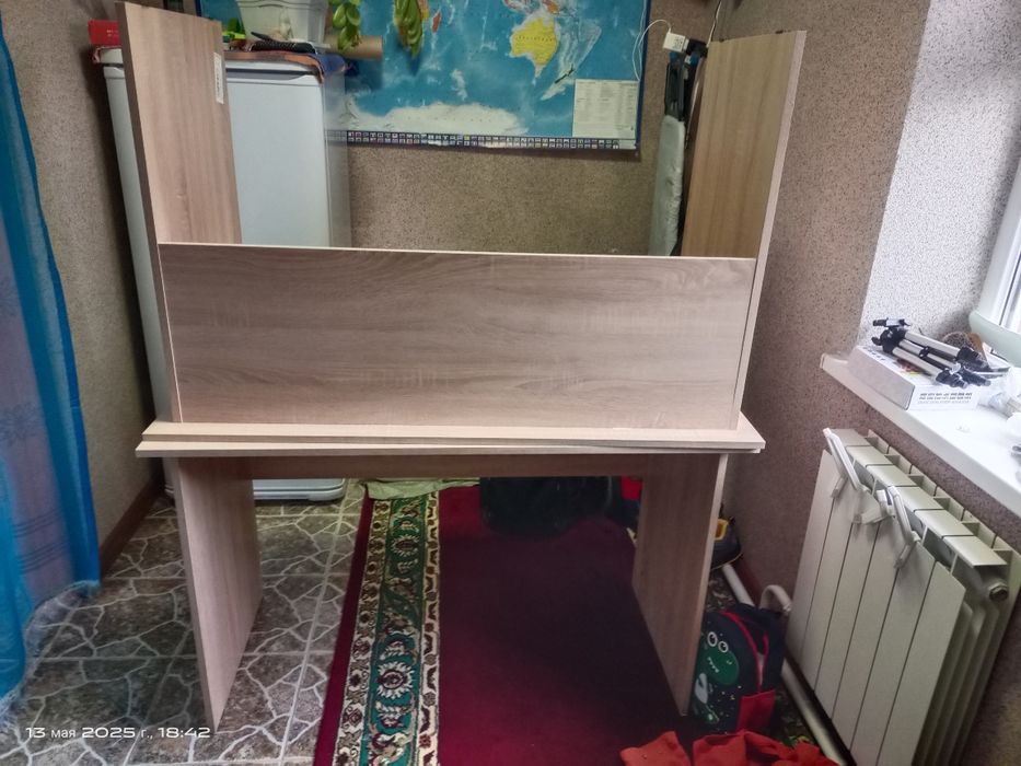 Продам стол офисный