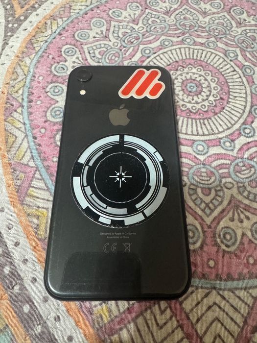 Продам Iphone XR