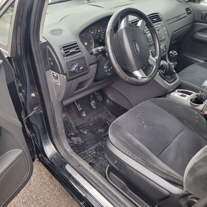 Vand Ford focus 2004 stare impecabila