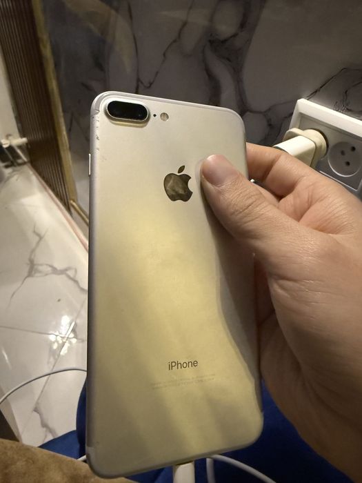 Iphone 7+ каробка документ срочно продается