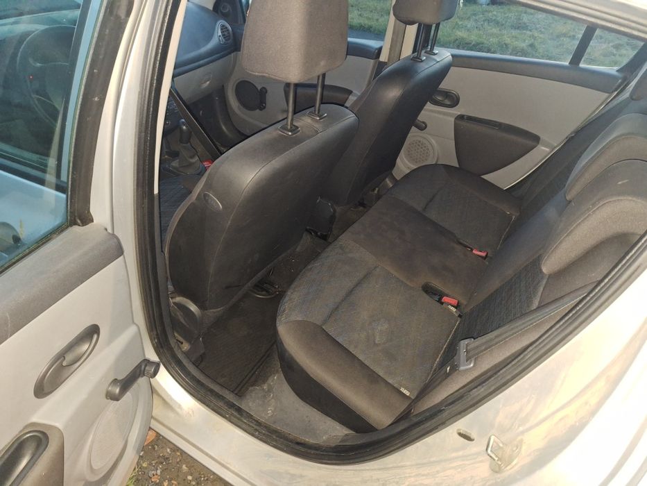 Dezmembrez renault clio 3 1.2 benzina