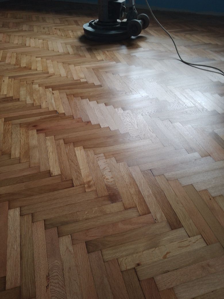 Rașchetam montam chituim lacuim parchet din lemn masiv
