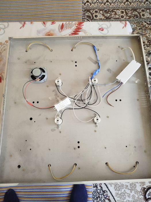 Продается люстра