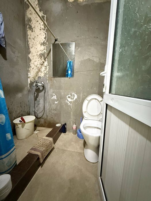 Срочно продаеться 2-комнатная квартира в городе Чирчике 4микрарайоне