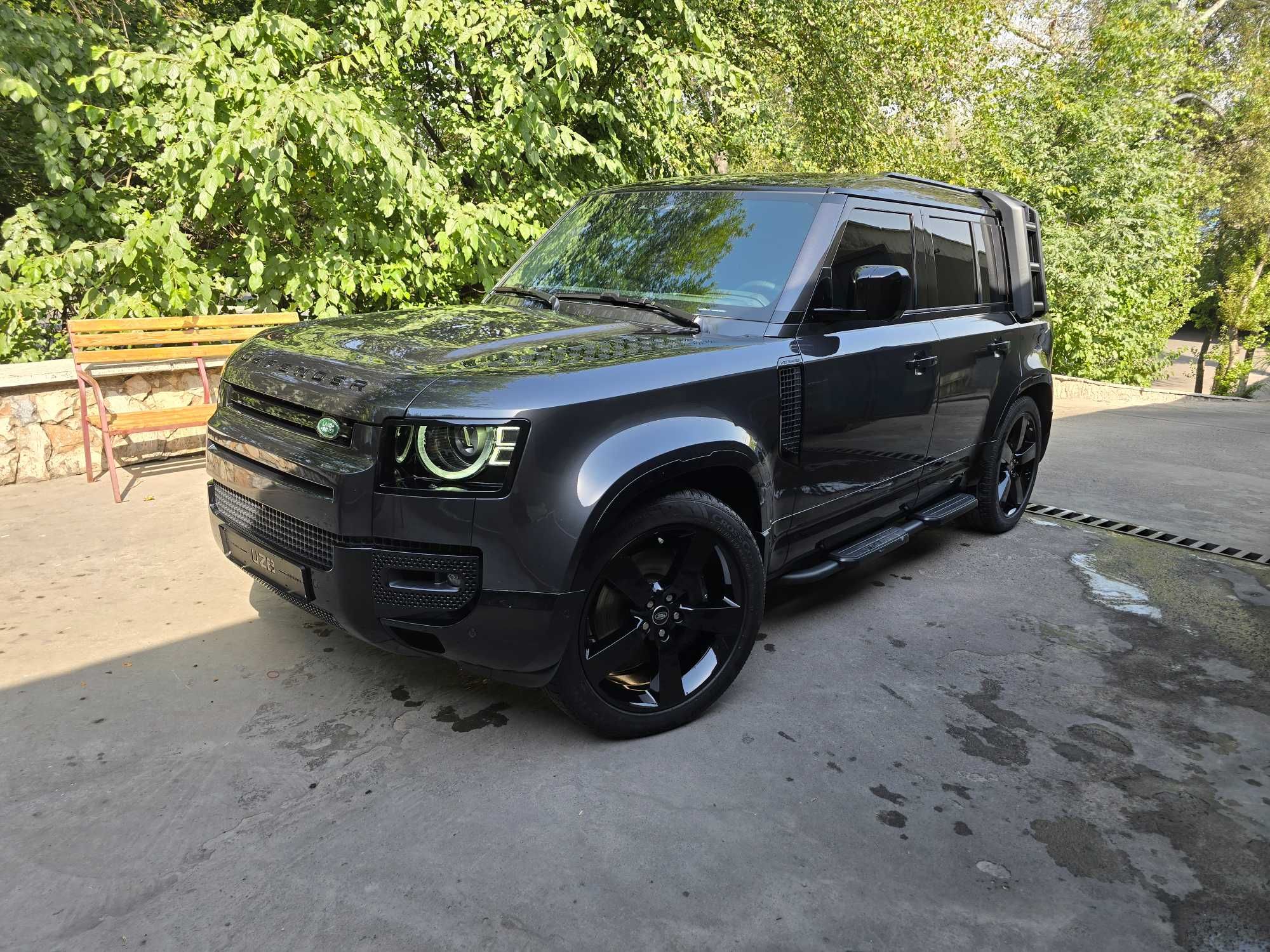 Land Rover Defender
