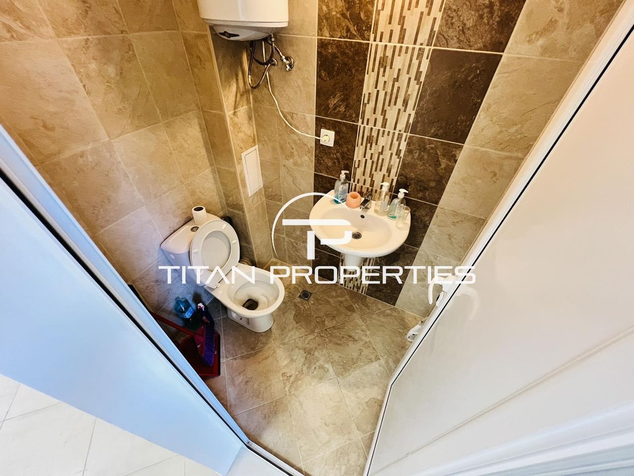Дава се под наем Магазин в Бургас, Възраждане - 40 кв.м за 331.5 € - Снимка #5