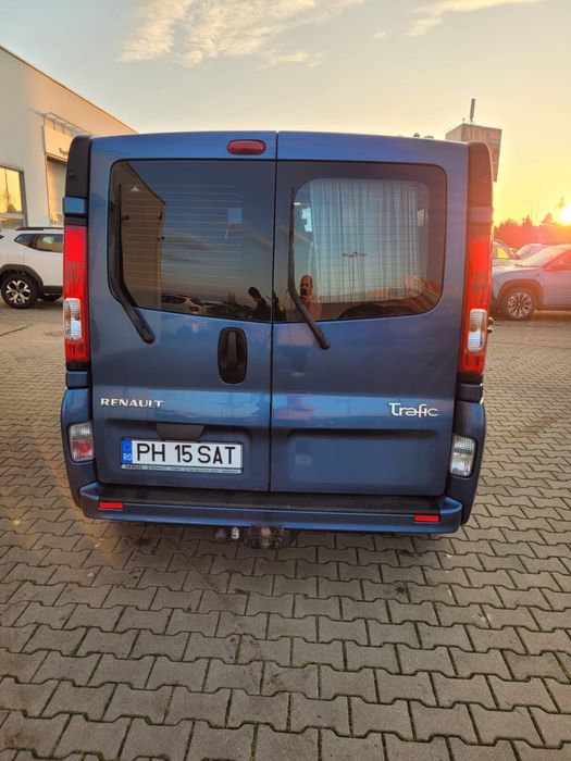 Vand renault trafic 8+1