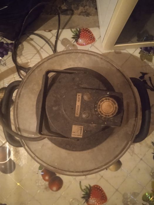 Продам аэрогриль 2в1.печь.печка электрическая. 1300 ватта.