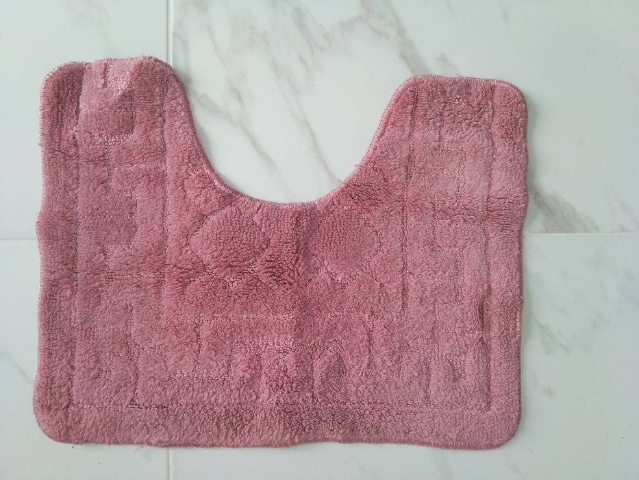 Подложки за хранене и постелки