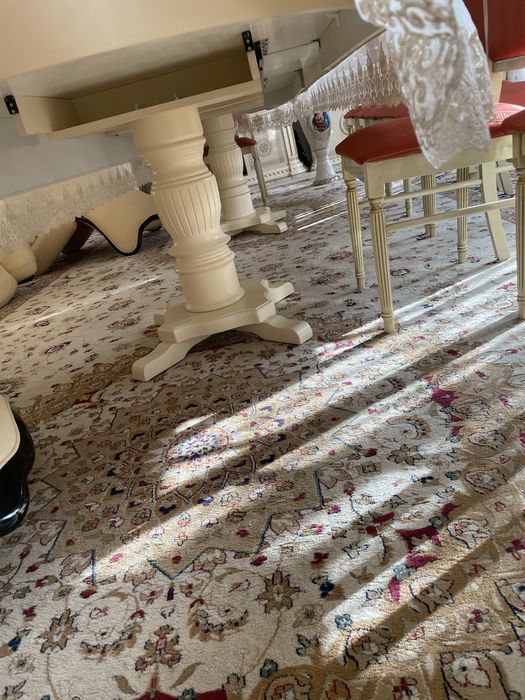 Стол обьеденный