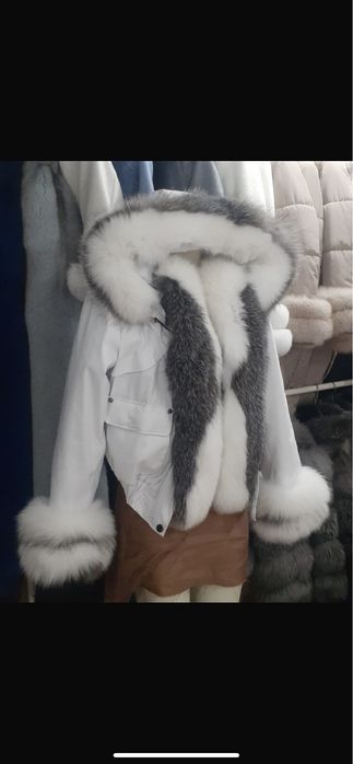 Geaca parka scurta cu blana naturala